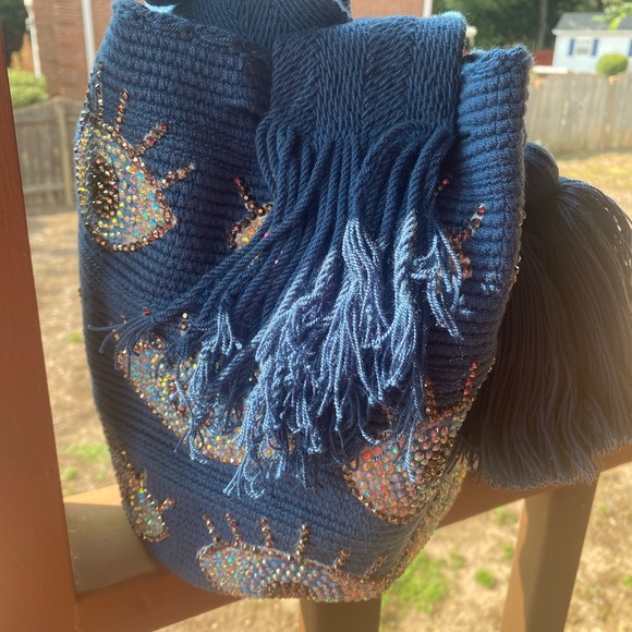 Wayuu crossbody evil eye bucket bag with crystals - Picture 3 of 4